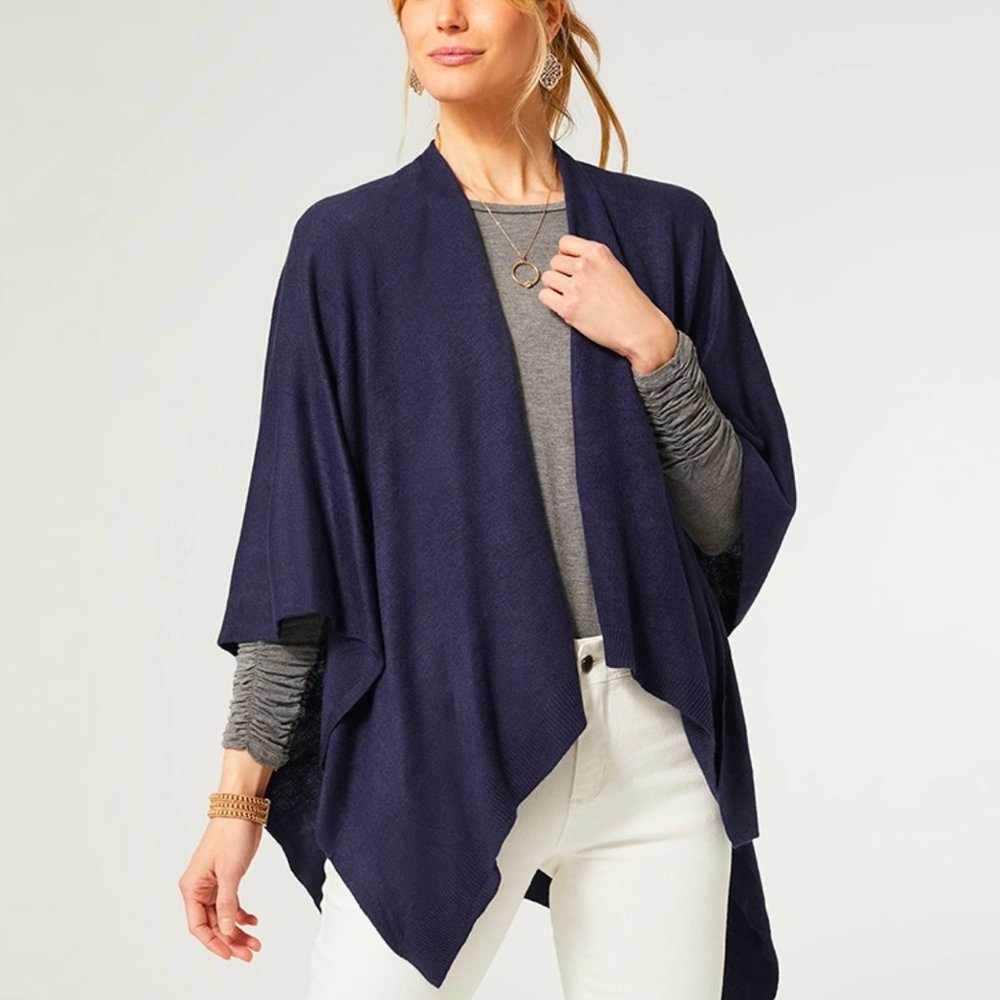 NWT Lightweight Wrap in Navy